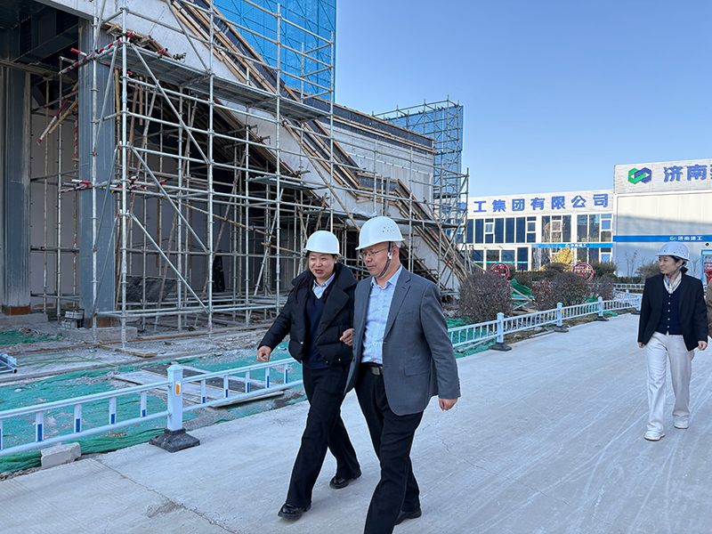 樂邦財稅集團董事長參觀在建教學樓